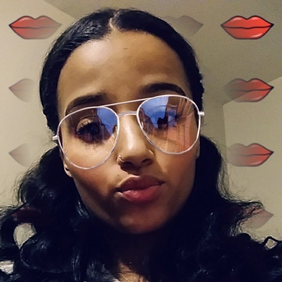 Meet your Posher, Johaleyka - Picture 1 of 1